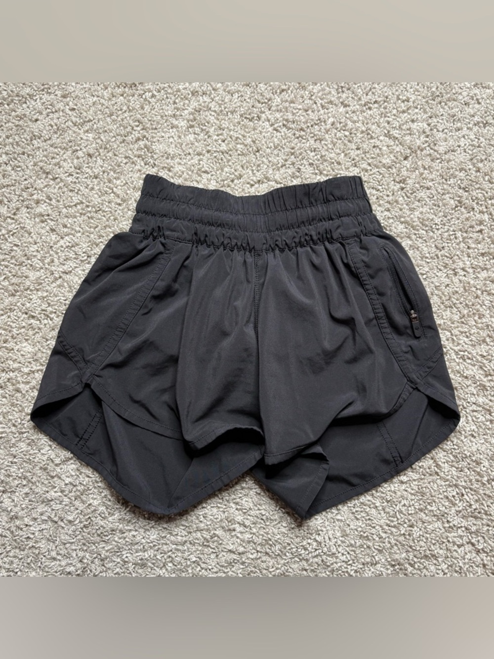 Lululemon Tracker Short V *4"